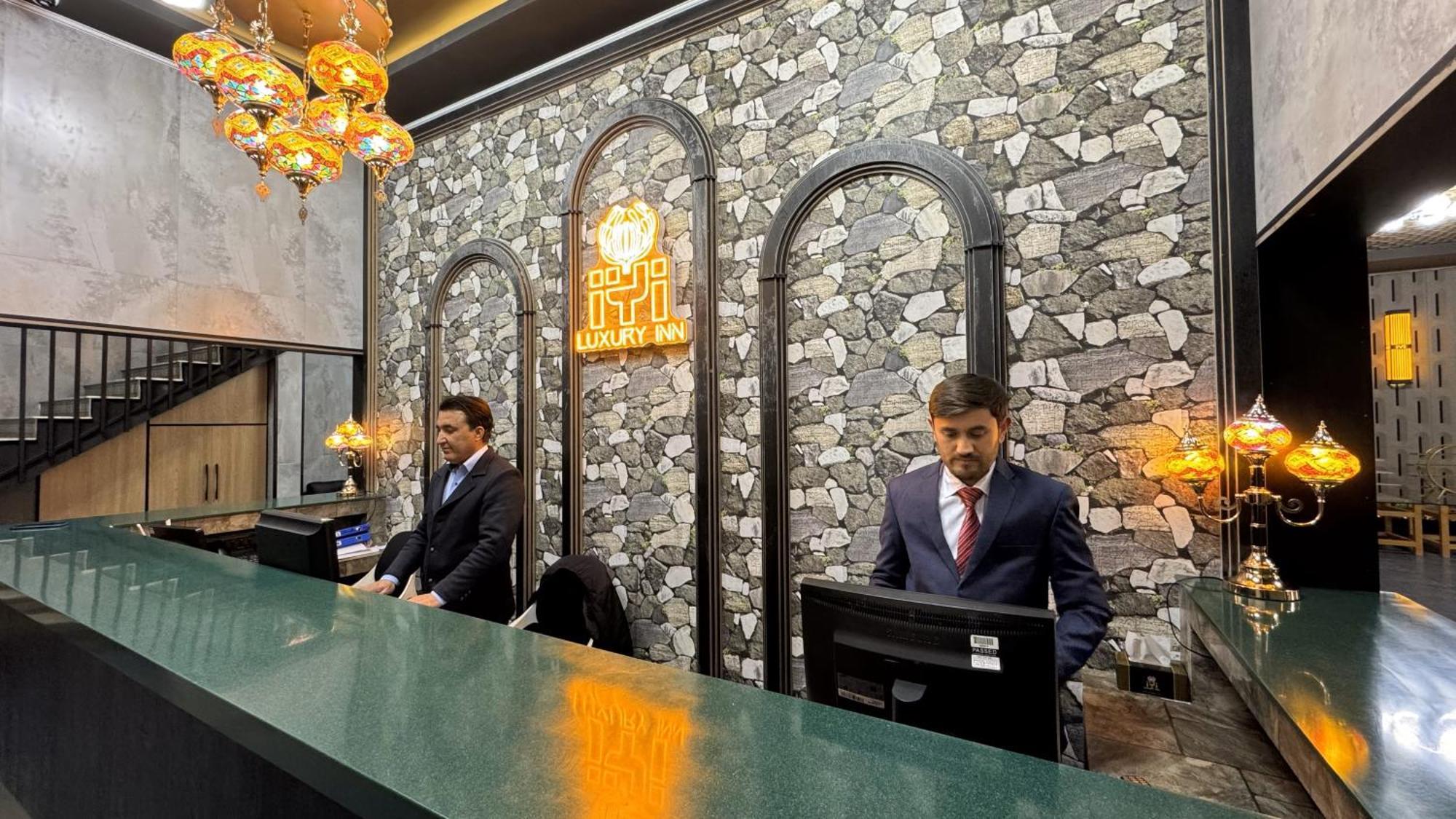 Iyi Luxury Inn Swat Saidu Sharif エクステリア 写真