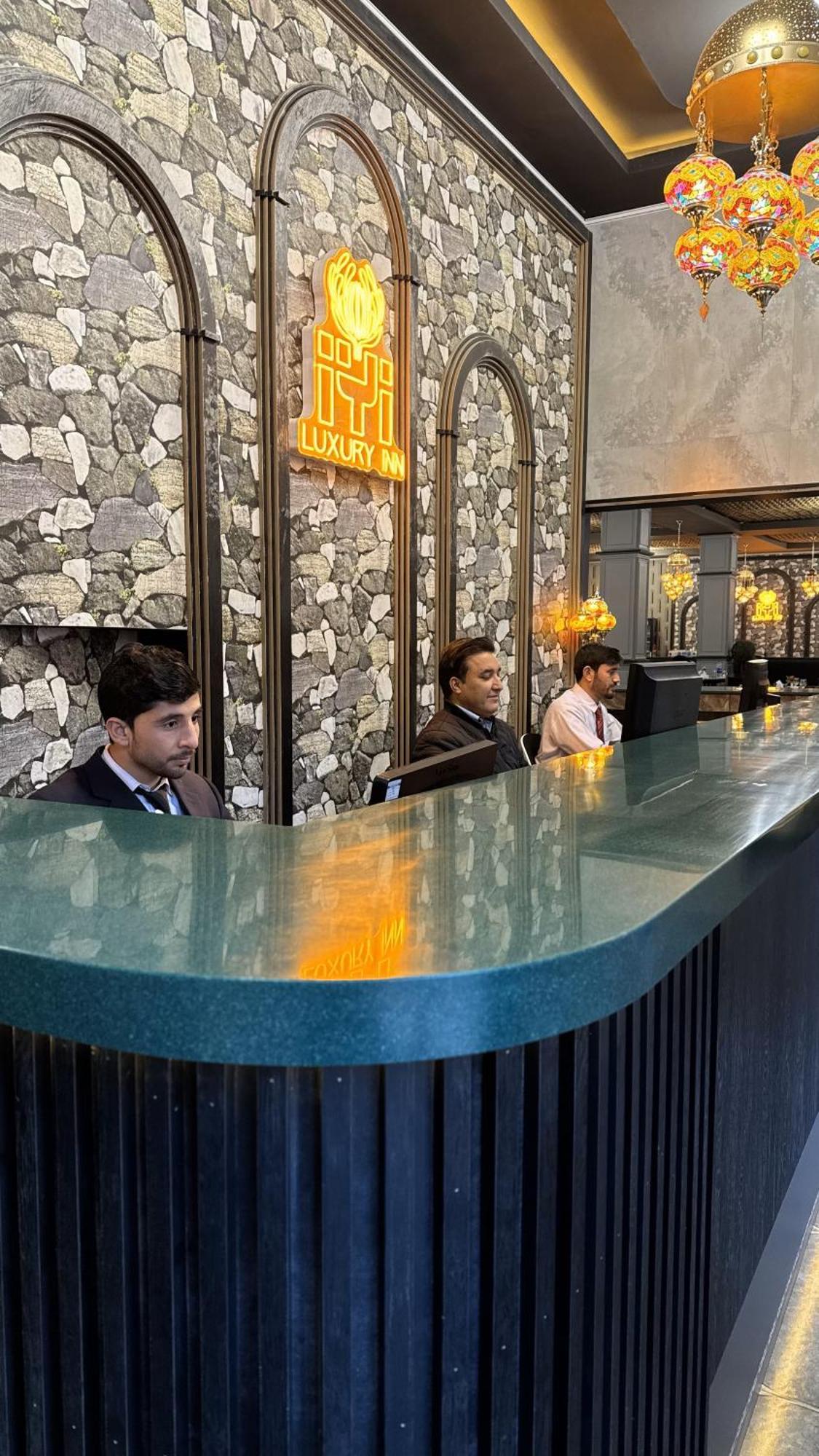 Iyi Luxury Inn Swat Saidu Sharif エクステリア 写真