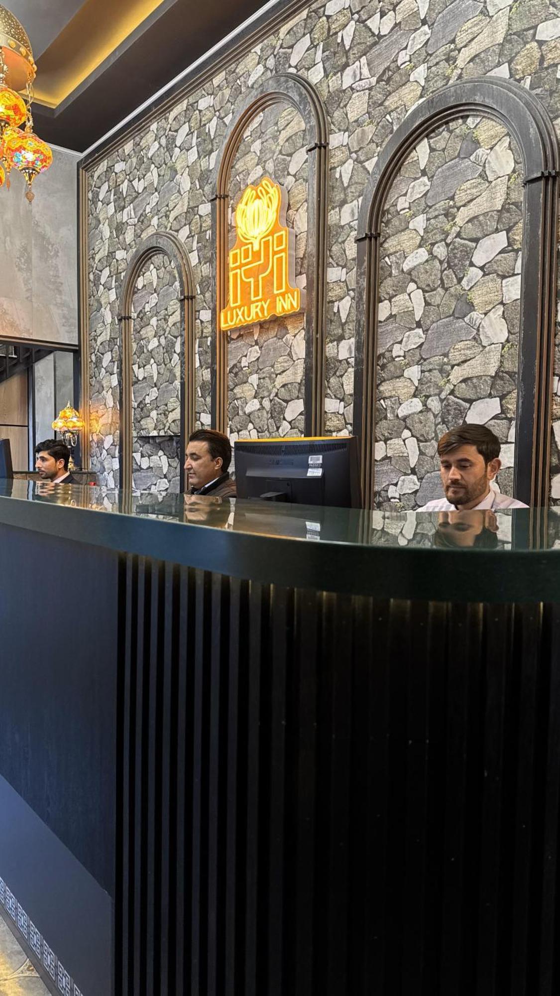 Iyi Luxury Inn Swat Saidu Sharif エクステリア 写真