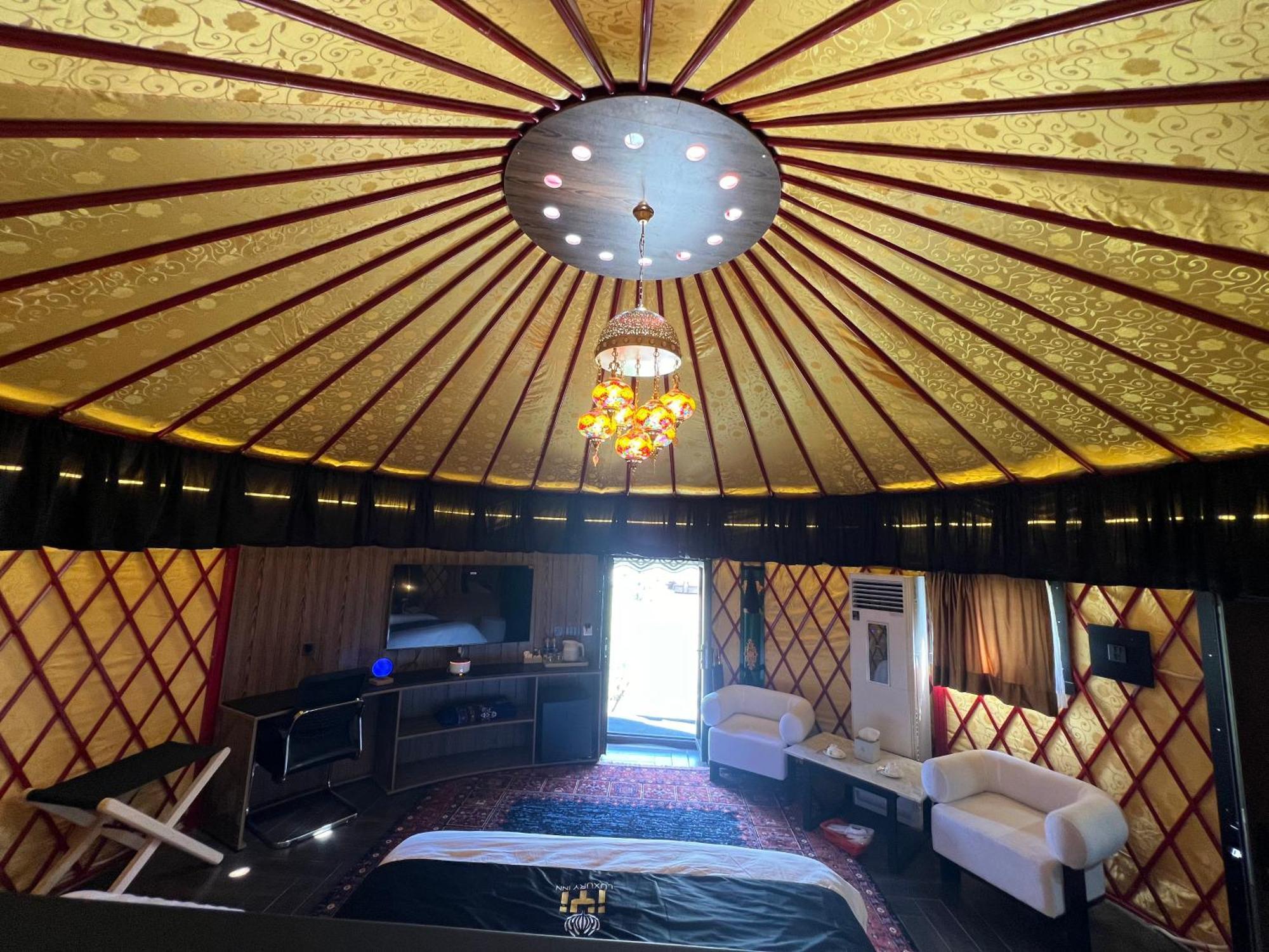 Iyi Luxury Inn Swat Saidu Sharif エクステリア 写真