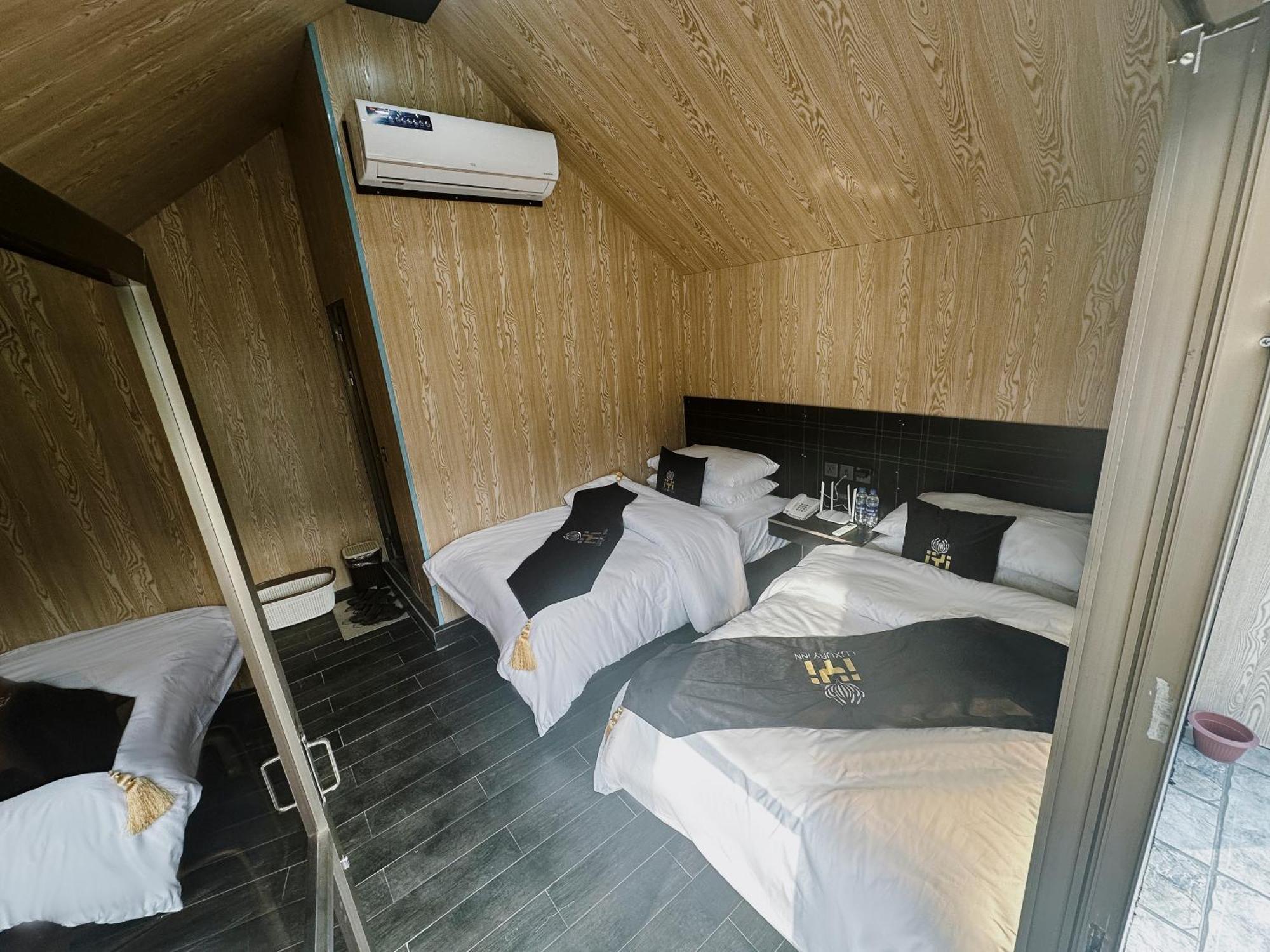 Iyi Luxury Inn Swat Saidu Sharif エクステリア 写真