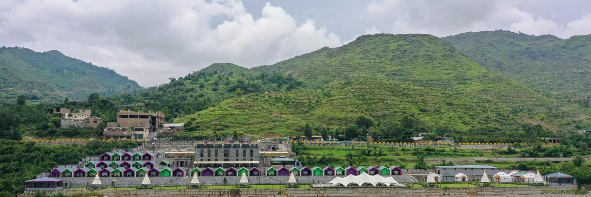 Iyi Luxury Inn Swat Saidu Sharif エクステリア 写真