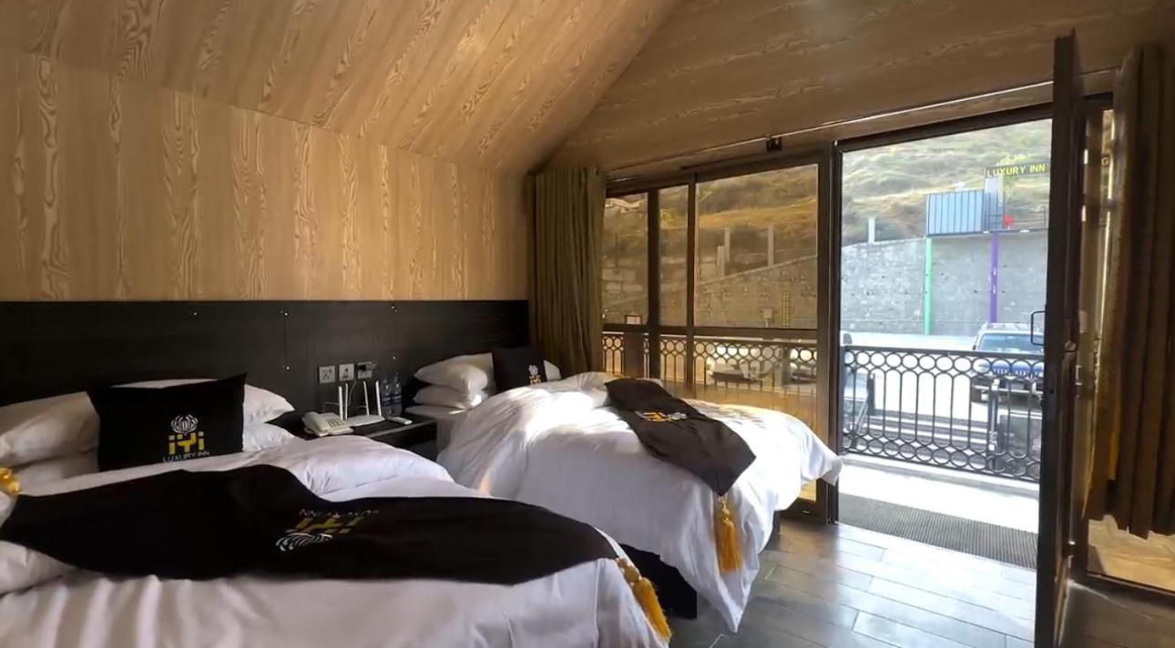 Iyi Luxury Inn Swat Saidu Sharif エクステリア 写真